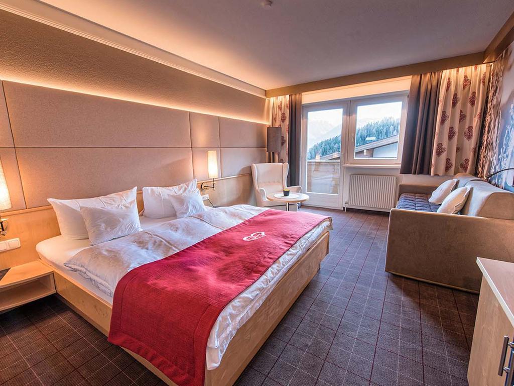 Hotel Universo Зерфаус Екстериор снимка