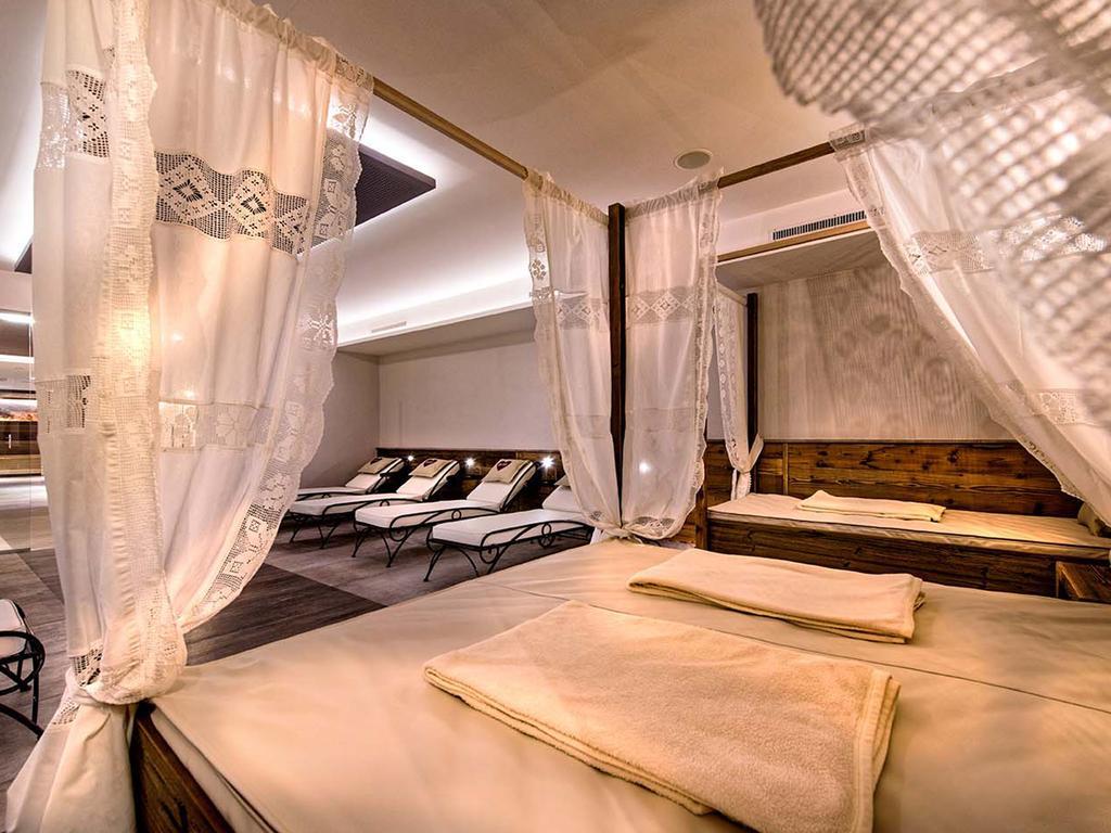 Hotel Universo Зерфаус Екстериор снимка